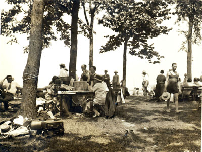 Picnickers at Glen Island Park, 8 July 1928 (PPC-5611_2)